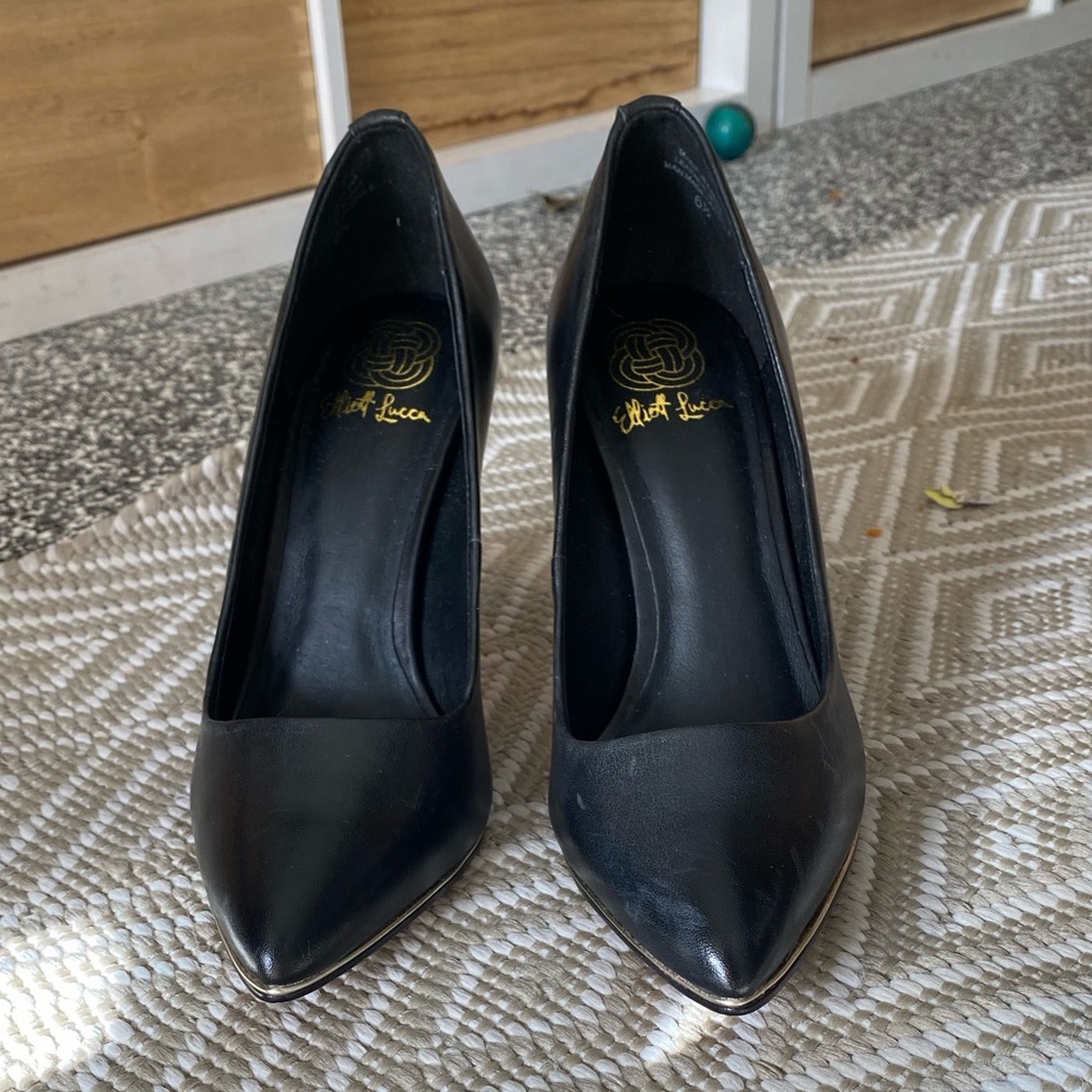 Elliott Lucca Black Pumps - size 6.5